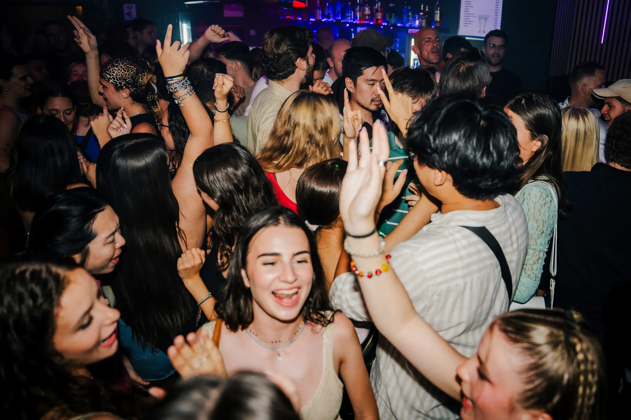Munich Nightlife Tour: 4 Venues, Shots & Club Entry