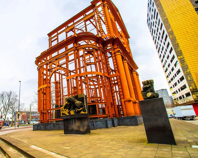 Spy Hunt in Rotterdam: Self-Guided City Exploration Game