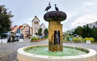 from kuala lumpur: bukit tinggi french village and genting highlands day trip with awana skyway cable car-12