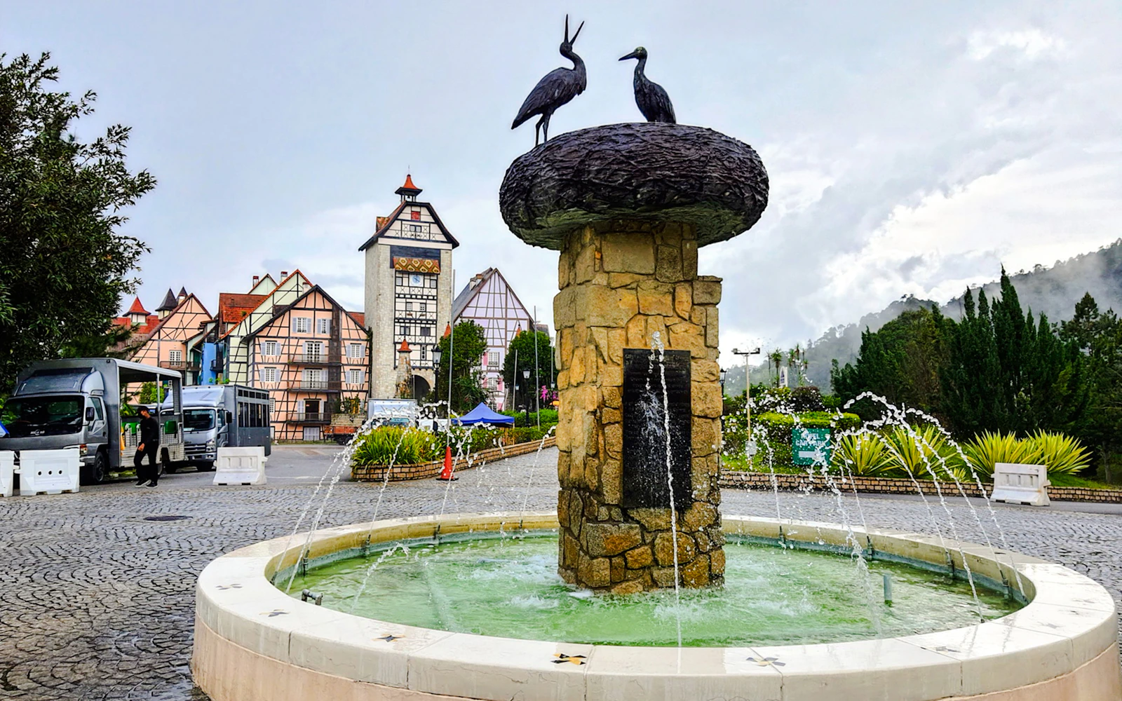 From Kuala Lumpur: Bukit Tinggi French Village and Genting Highlands Day Trip with Awana Skyway Cable Car Image 12