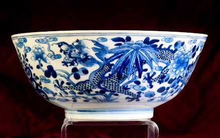 Blue and white porcelain bowl with dragon motif at Asian Civilisations Museum.