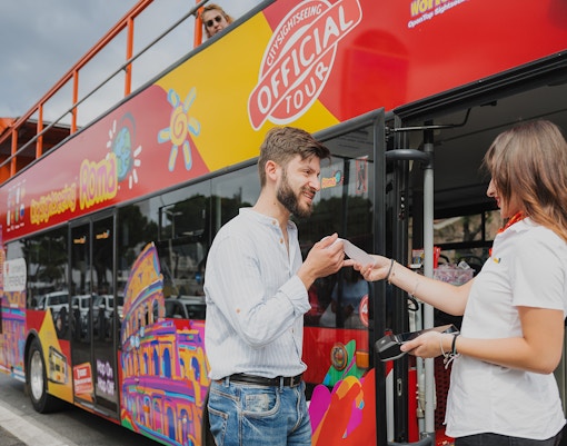 Arrêts multiples à proximité des principales attractions