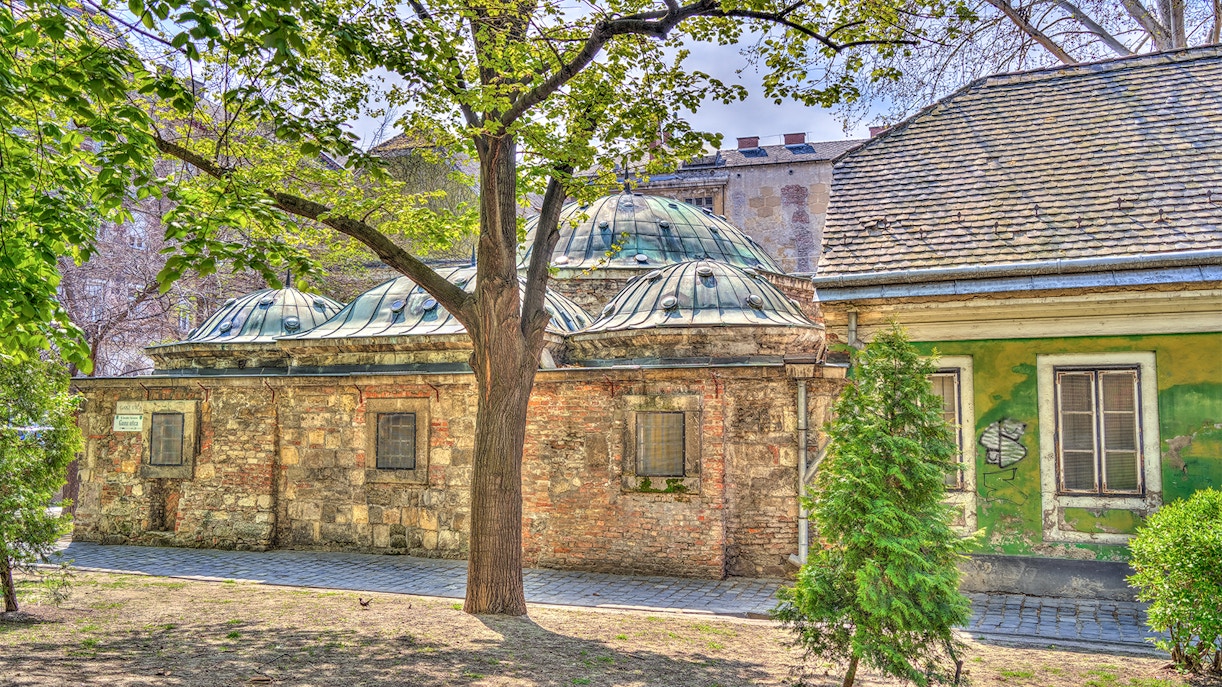 history of budapest baths
