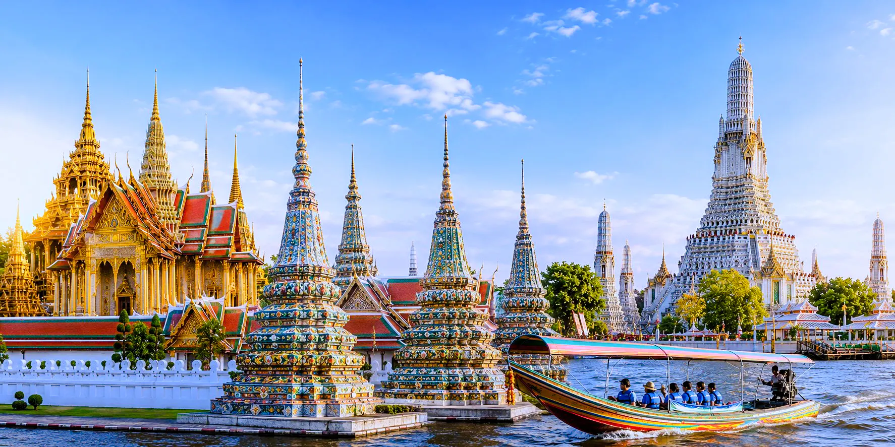 Bangkok Tuk-Tuk Tour with Thai Costume Rental and Wat Arun Photo Stop Image 3