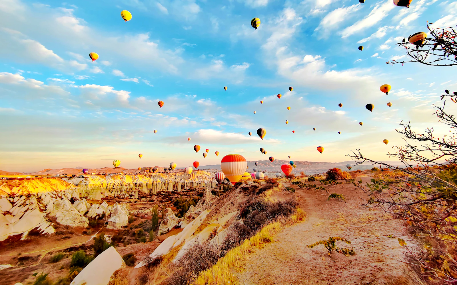 tour zur beobachtung des sonnenaufgangs bei einer heißluftballonfahrt in kappadokien mit hoteltransfers-1