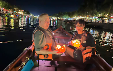 Hoi An Small-Group Food Walking Tour with Paper Lantern Release and Hoai River Boat Ride