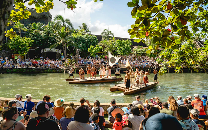 Polynesian Cultural Center: Aliʻi Lūʻau, Hā Show Package with Guided Tour