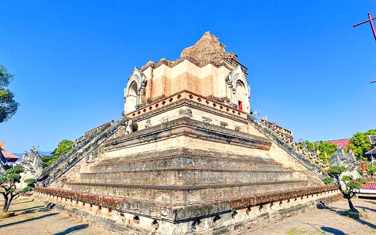 Chiang Mai Old City Temples Walking Tour Image 3