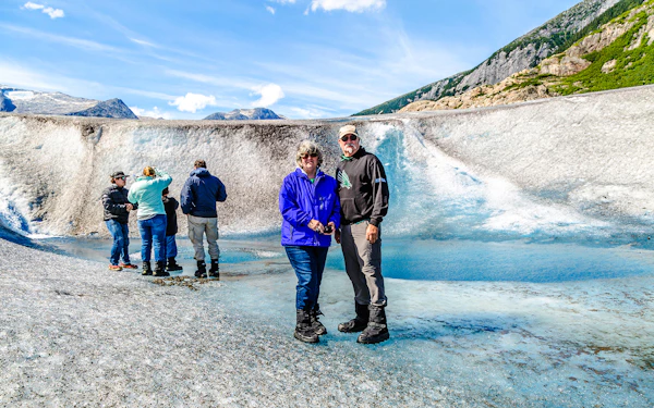 Juneau Helicopter Tour with Glacier Landing & Dog Sledding on Herbert Glacier