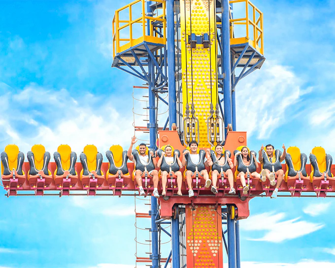 Half-Day VinWonders Pass with Round-Trip Vinpearl Cable Car Tickets