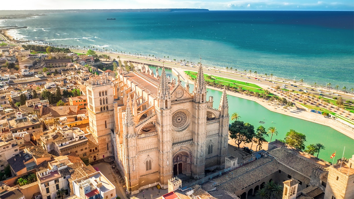 palma cathedral aieral view