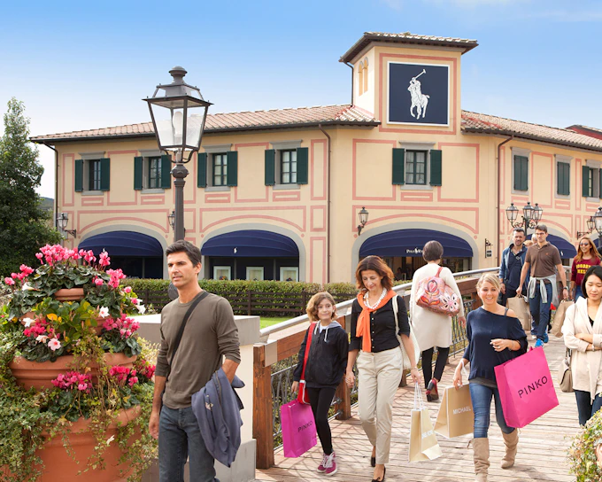 From Florence: Round Trip Shuttle Bus Service to Barberino Outlet