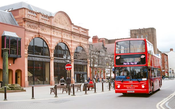 city sightseeing: chester hopp av og på-buss tur-2