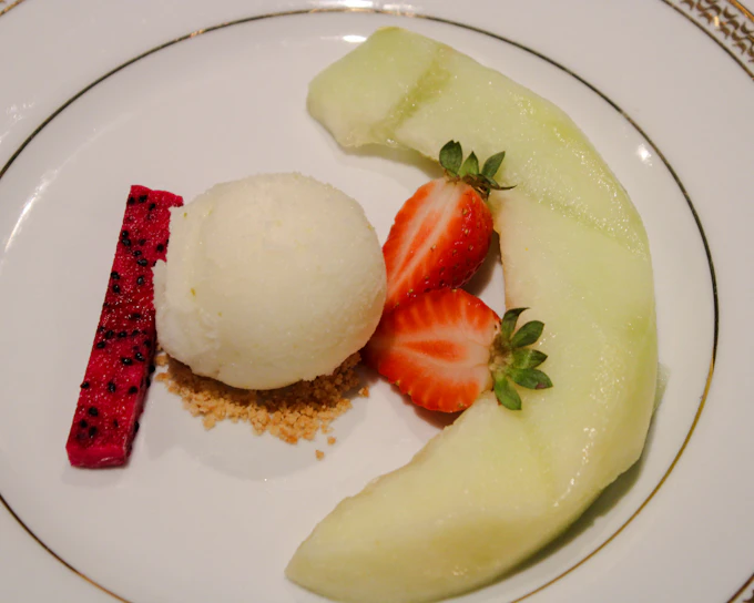 Roxy Dinner Show in Rio de Janeiro with Round-Trip Transfers (Product 55721)