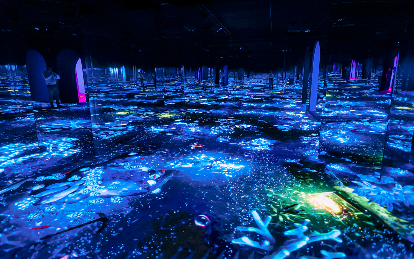 Immersive light display at Bubble Planet exhibit, Washington DC.