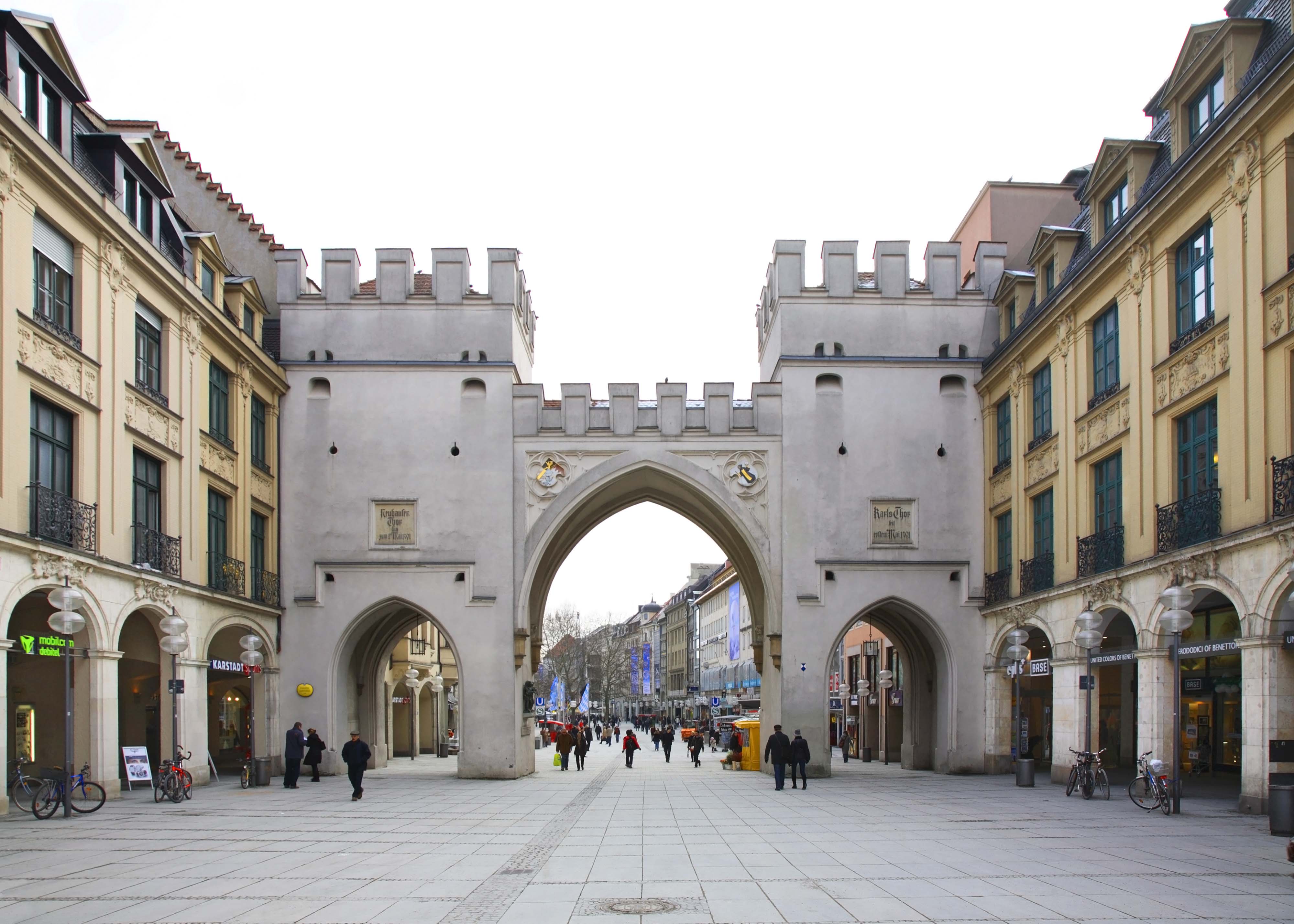 Karlstor (Porte de Charles)