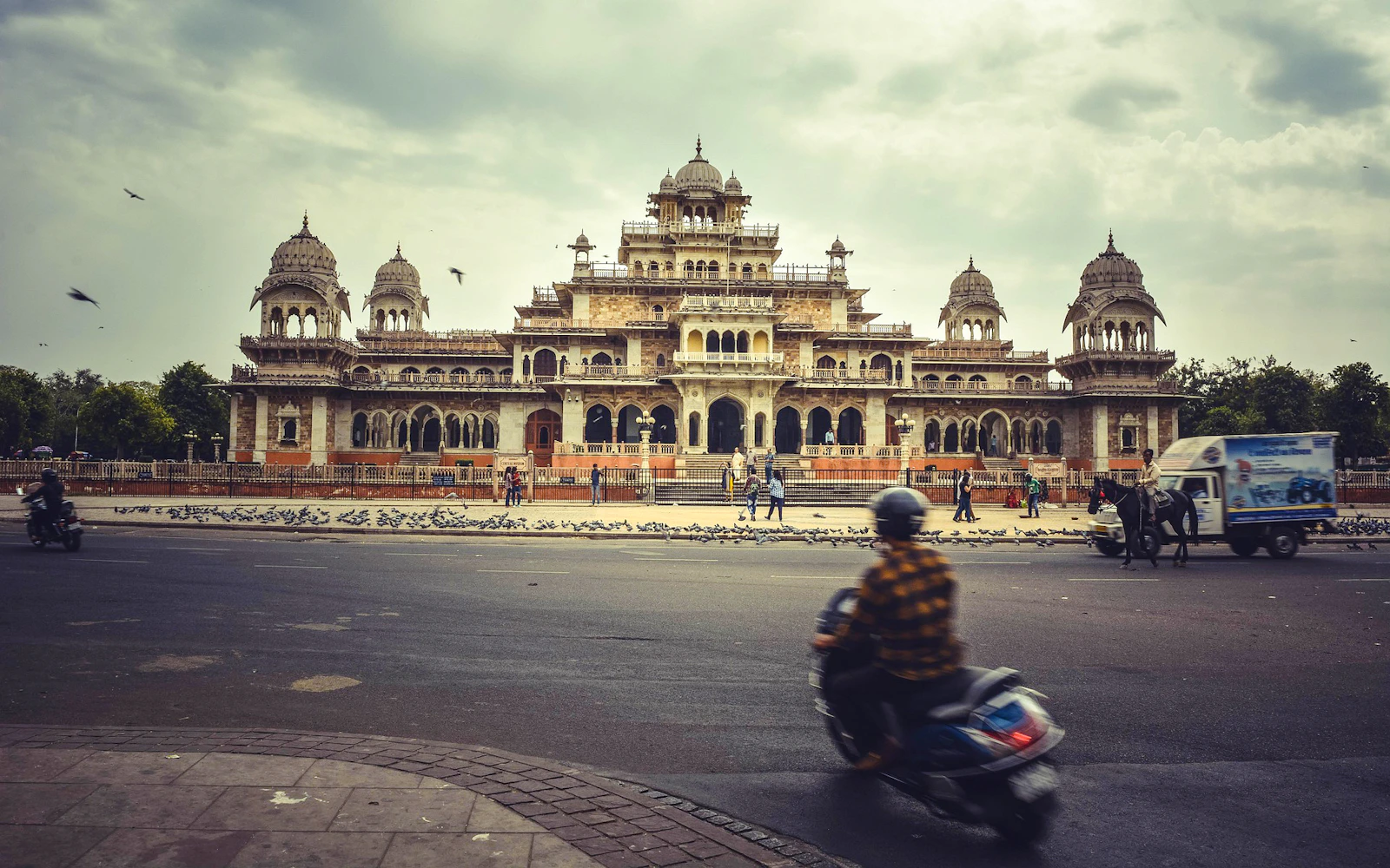 Jaipur: Private Full Day Sightseeing Tour By Car with Guide