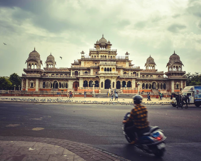 Jaipur Private Full-Day Sightseeing Tour by Car with Guide and Hotel Pickup and Drop-Off
