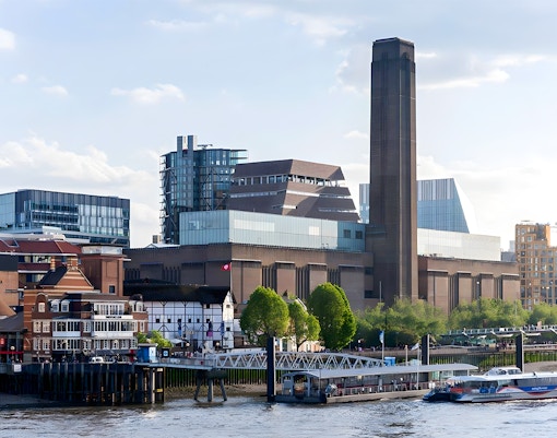 Tate Modern and Thames River view in London on the Discovery Tour.