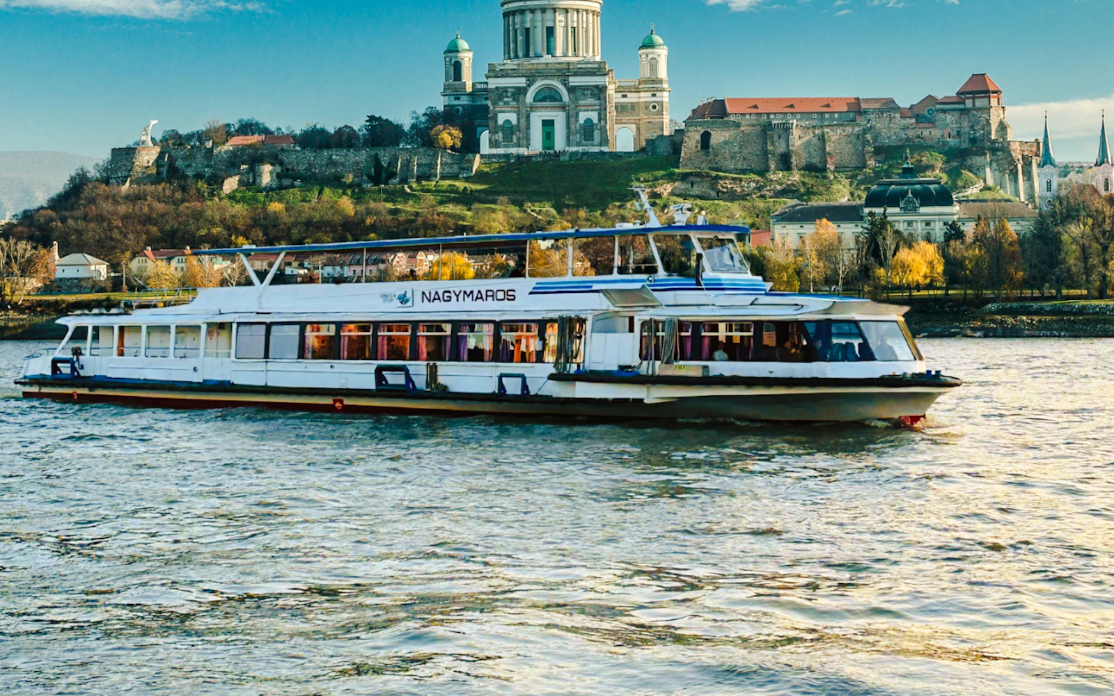 Esztergom: Danube Bend 1-Hour Sightseeing Cruise Image 2