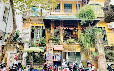 Hanoi French Quarter Coffee, History and Architecture Walking Tour
