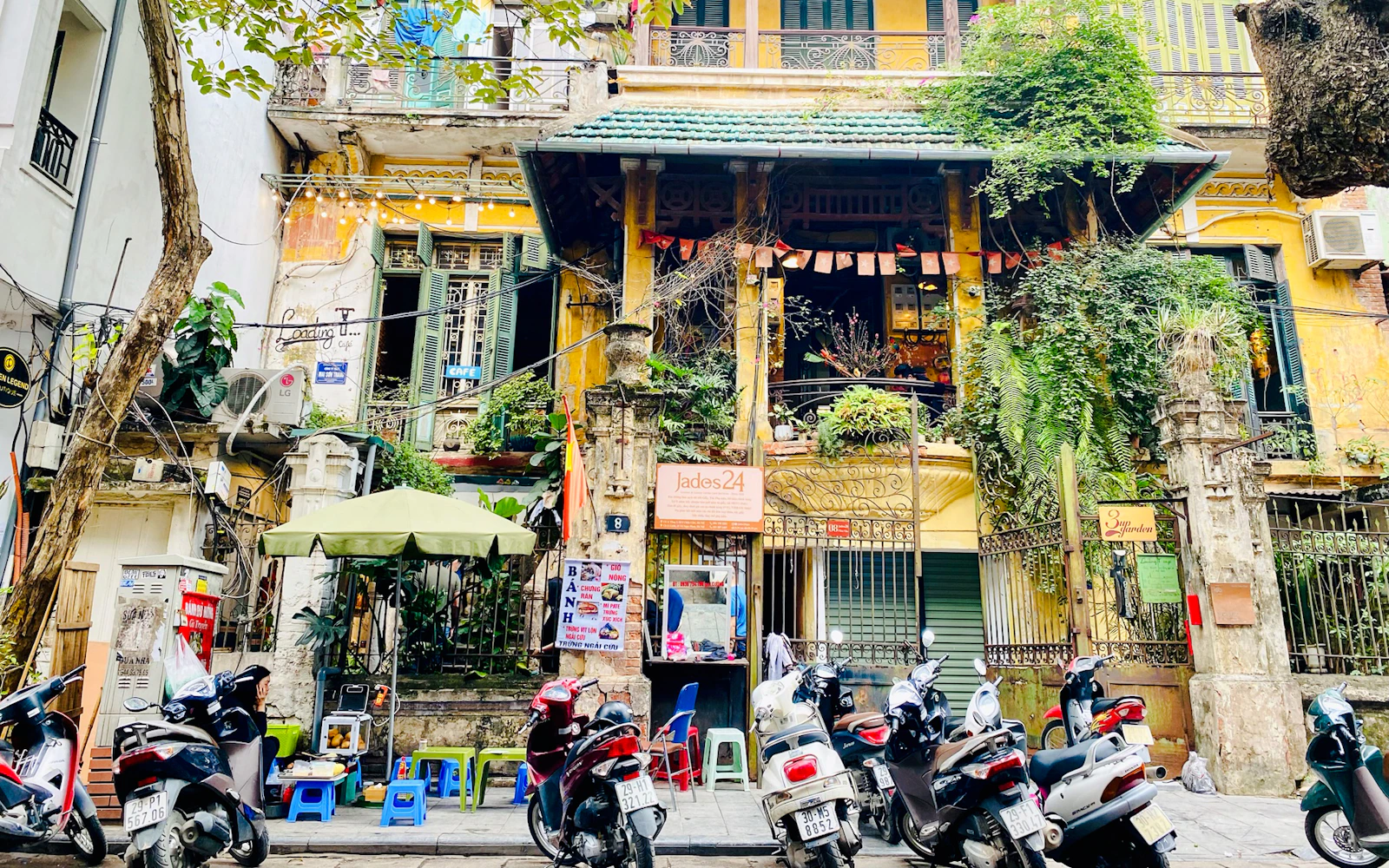 Hanoi French Quarter Coffee, History and Architecture Walking Tour