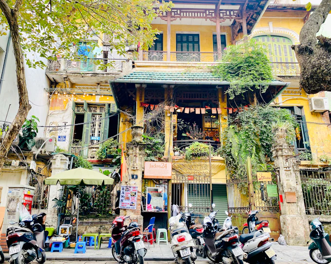 Hanoi French Quarter Coffee, History and Architecture Walking Tour