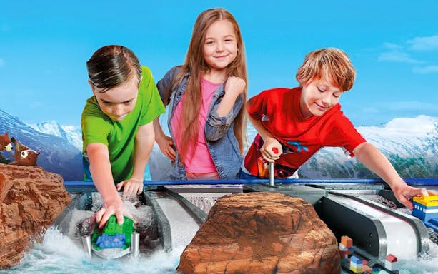 Children playing with Arctic Icebreaker model at LEGOLAND Billund.