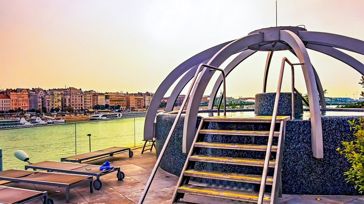 Rudas Baths opening hours