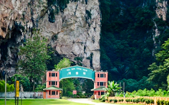 from kuala lumpur: private ipoh heritage & kek lok tong cave temple day trip-9