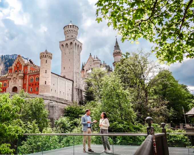 From Munich: Neuschwanstein & Linderhof Castles Full-Day Guided Tour