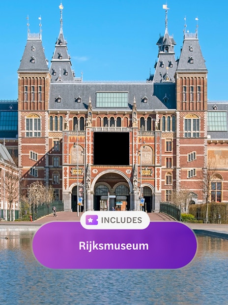 Rijksmuseum entrance in Amsterdam with canal view, included in I Amsterdam City Card.