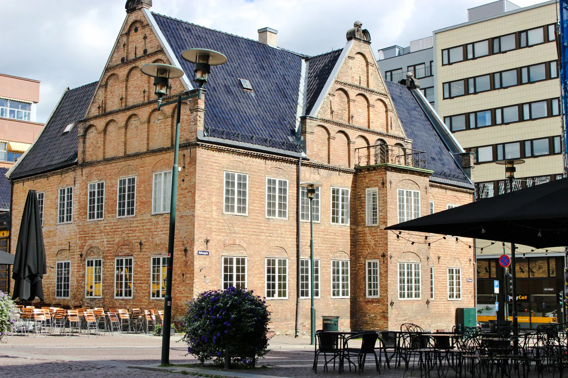Oslo Old Town Private Walking Tour and Fjord Cruise Tickets