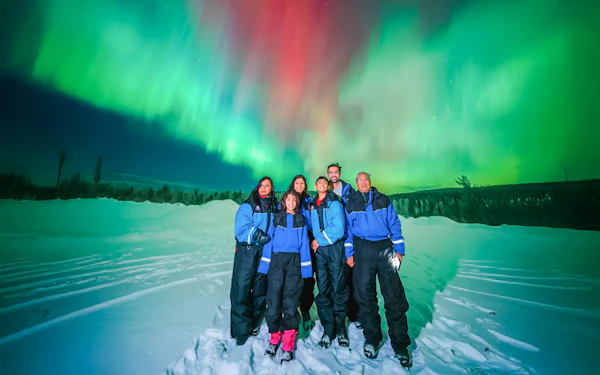 Rovaniemi: Northern Lights Chase Bus Tour with Guaranteed Sightings