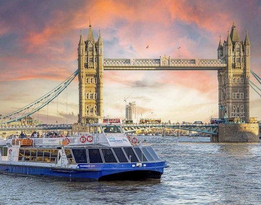 London Travel Guide - Top 10 Things to do in London