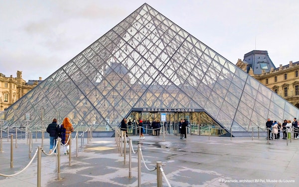 Louvre Museum Timed Entry with Seine River Cruise