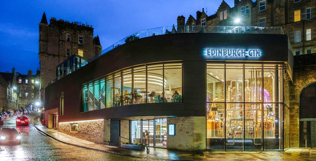 Scotch whisky barrels in Edinburgh's The Gold Tour - Scotch Whisky Experience.