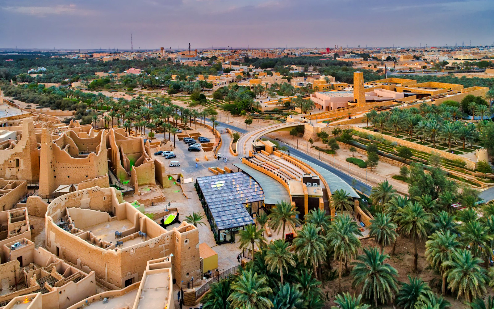 Riyadh City Landmarks Guided Tour with Transfers: Diriyah At-Turaif & VIA Riyadh