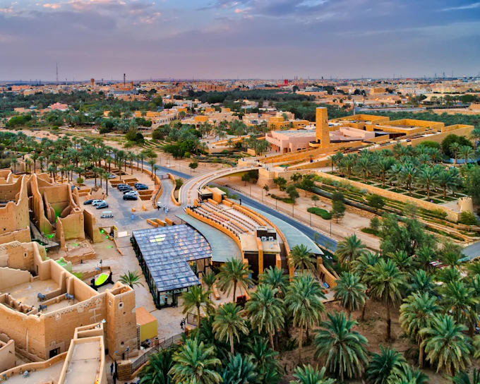 Riyadh City Landmarks Guided Tour with Transfers: Diriyah At-Turaif & VIA Riyadh