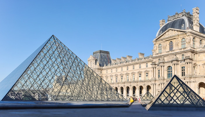 Pirâmide do Louvre