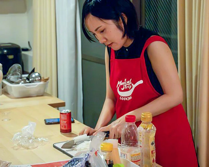 Tokyo Izakaya-Style Evening Cooking Class with Drinks and Ingredient Shopping