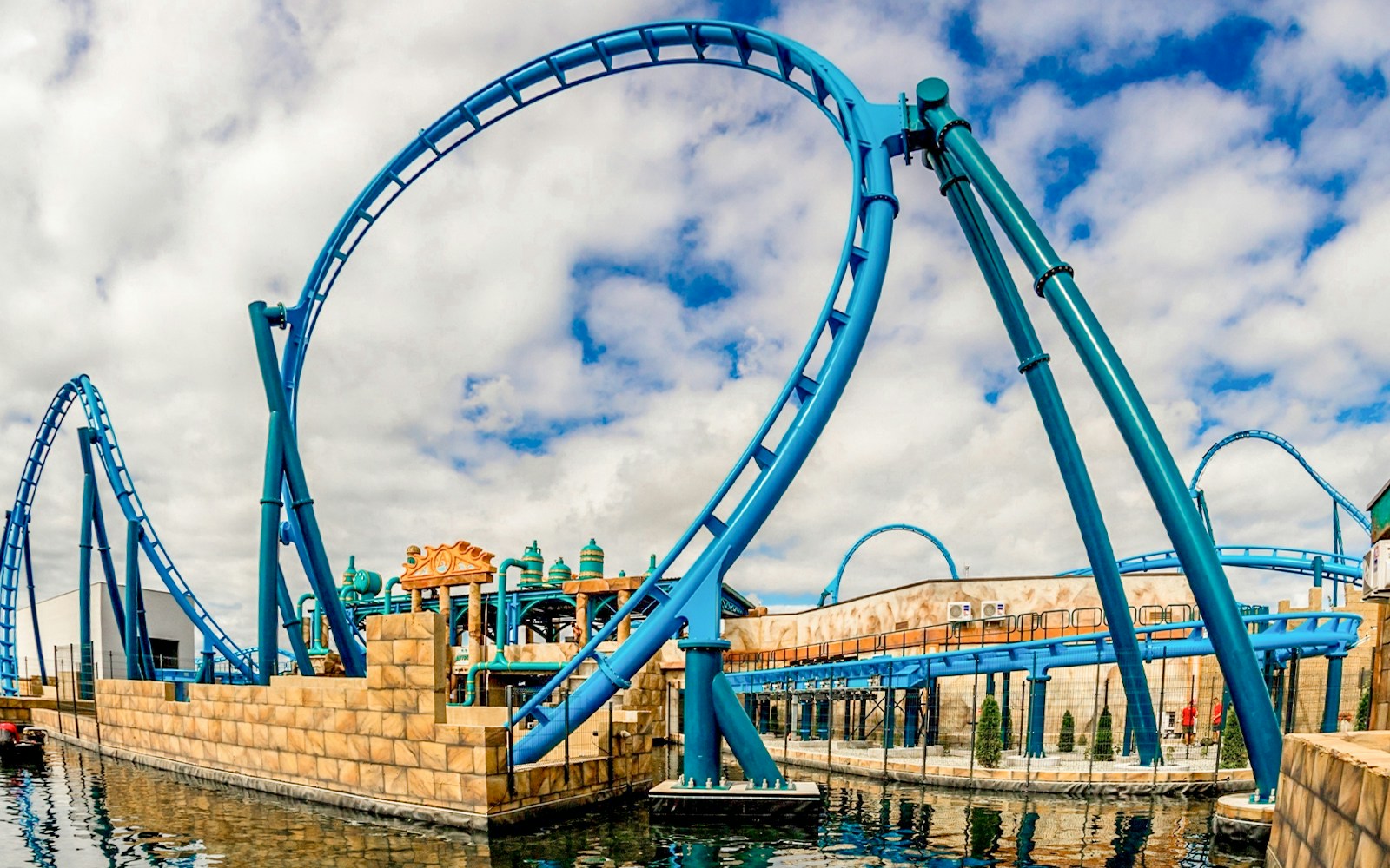 Abyssus roller coaster Energylandia