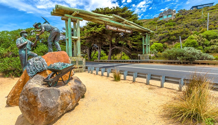 Memorial Arch at Eastern View along Great Ocean Road, Australia, with scenic coastal backdrop.