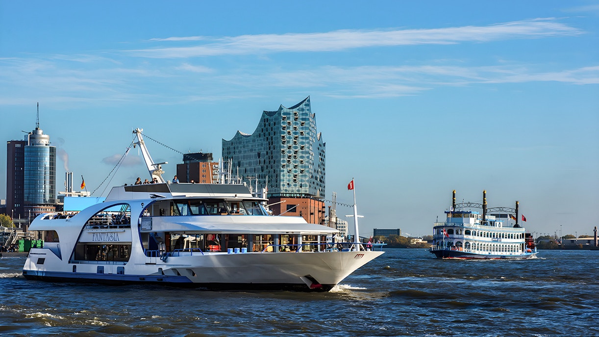 Hamburg Harbor Cruise Tours
