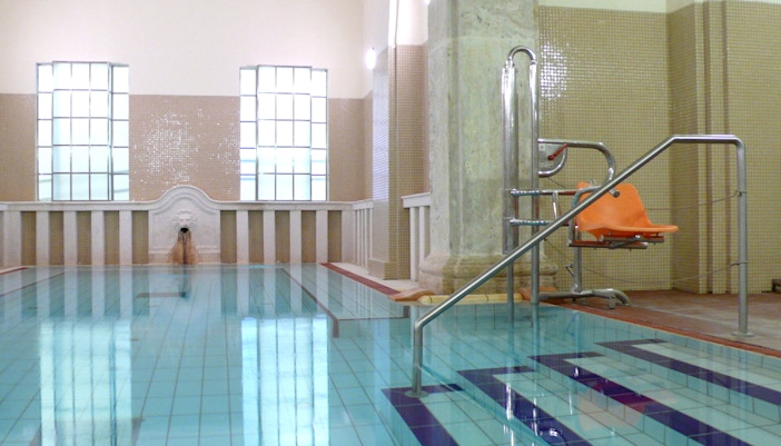 Underwater traction pool at Lukacs Baths