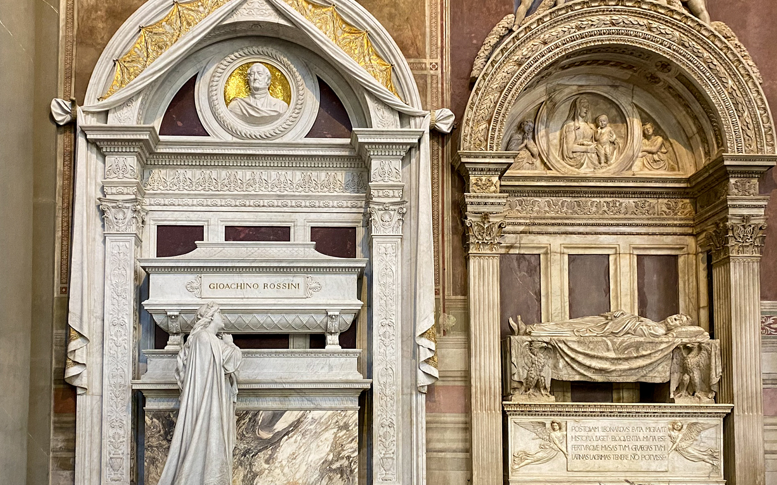 Santa Croce interior with Gioachino Rossini's tomb, Florence guided tour.