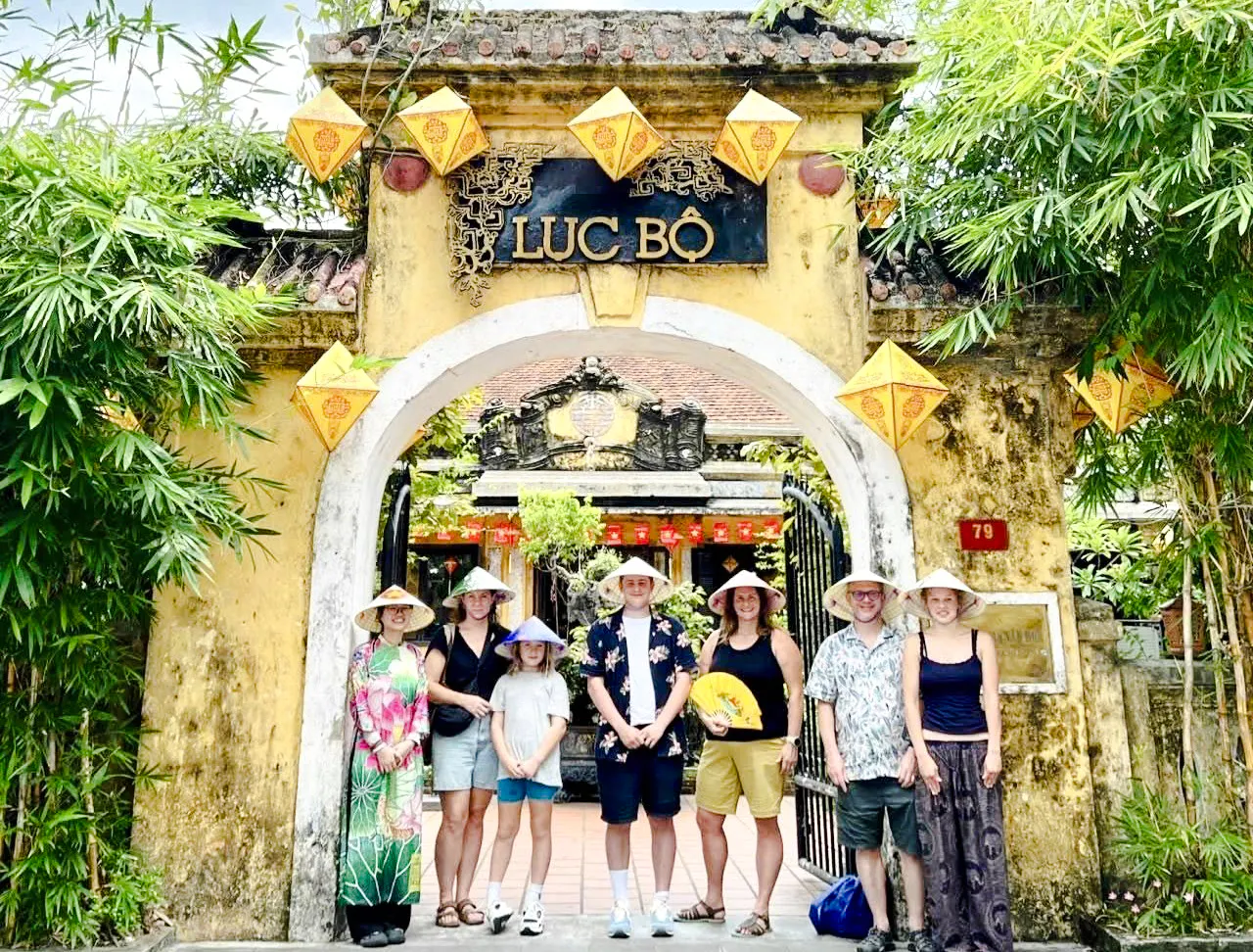hue private conical hat village workshop and cake-making class-7