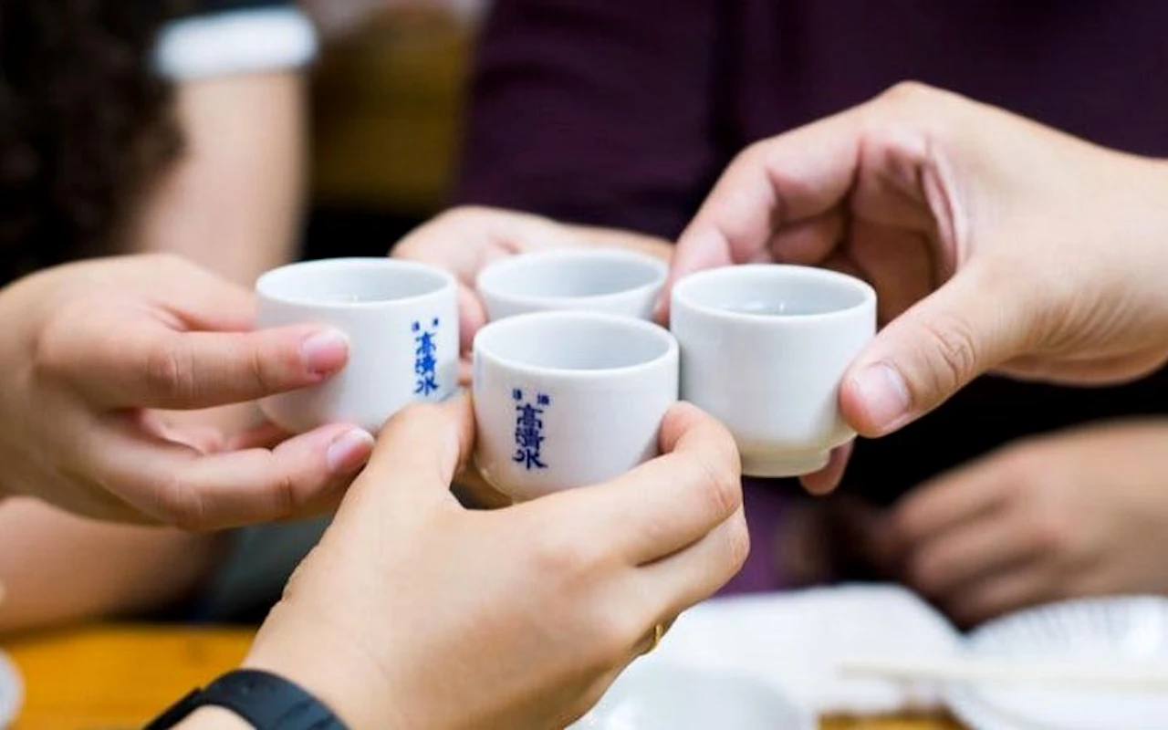 Tour a pie por los izakayas de Shinjuku con 14 degustaciones y bebidas — 7