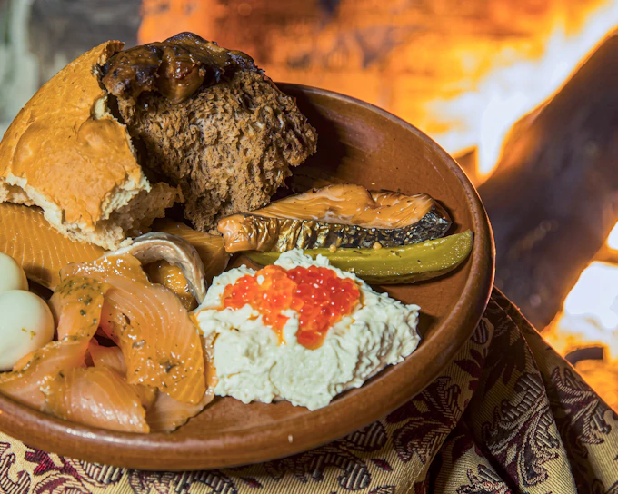 From Tallinn: Estonian Food and Drinks Tour with Local History