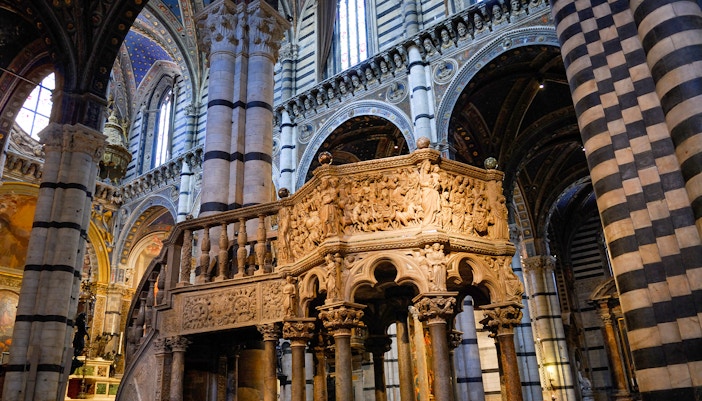 Il pulpito di Nicodemo Pisano nel Duomo di Pisa